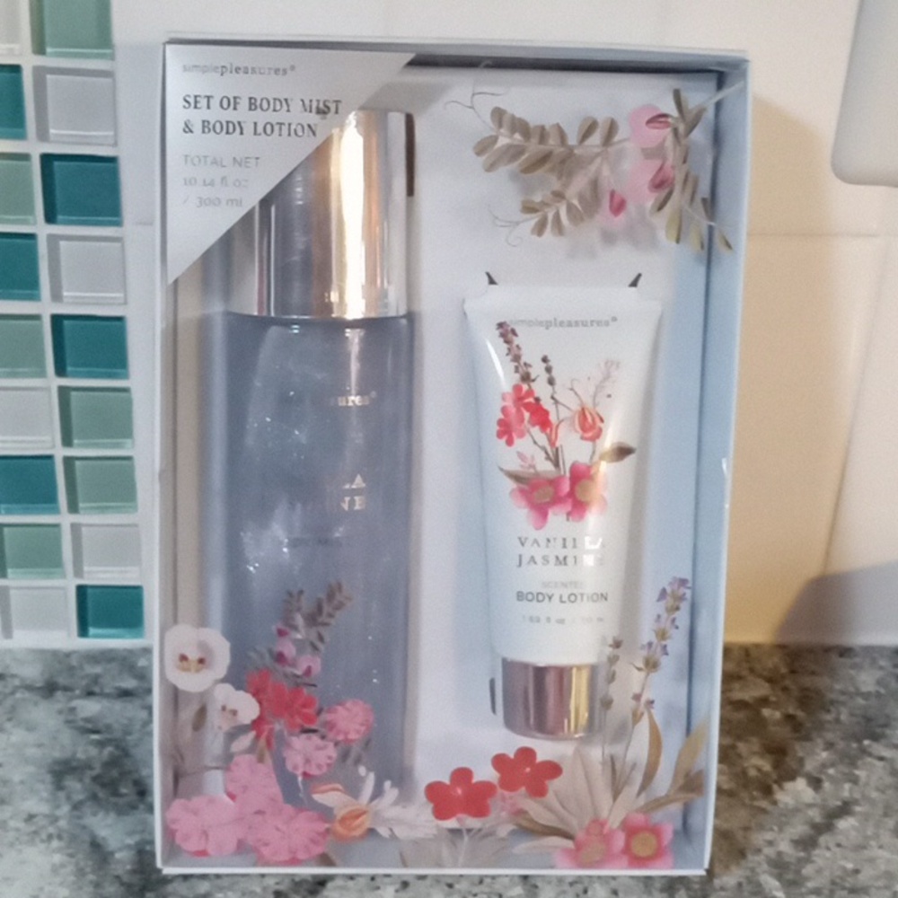 simple pleasures Body Set